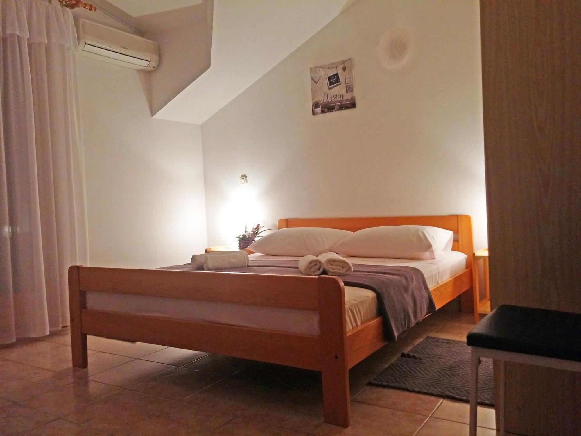 Apartments And Rooms Saric ยาดริยา ภายนอก รูปภาพ